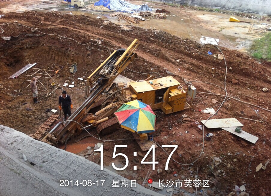 180鉆機(jī)長沙工地